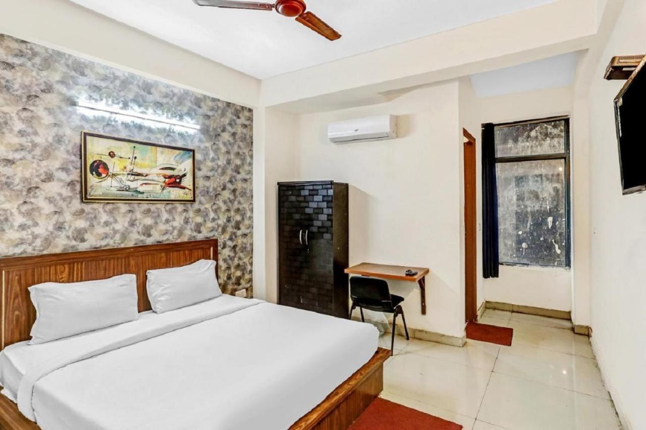 Hotel Noida Continental Εξωτερικό φωτογραφία