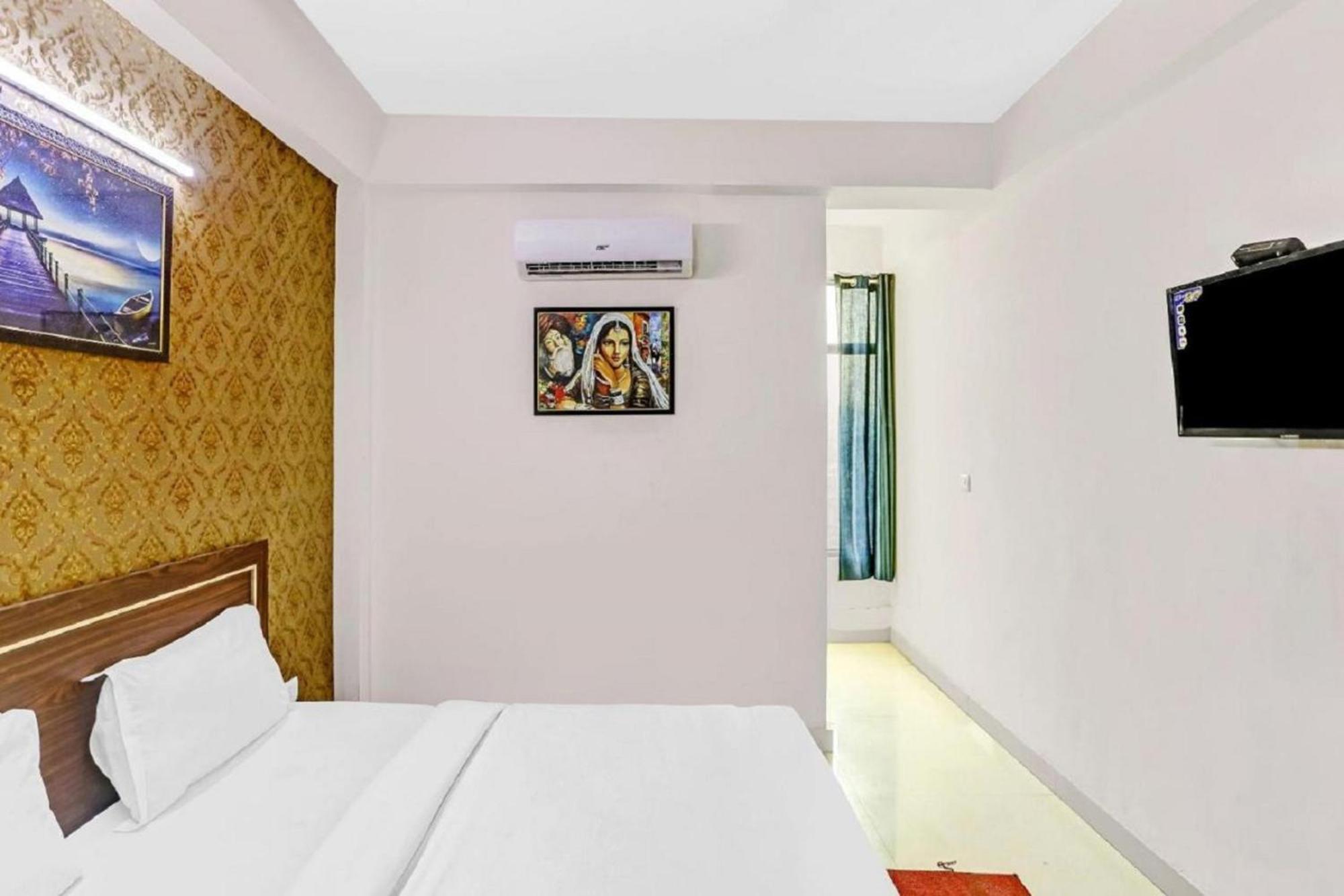 Hotel Noida Continental Εξωτερικό φωτογραφία