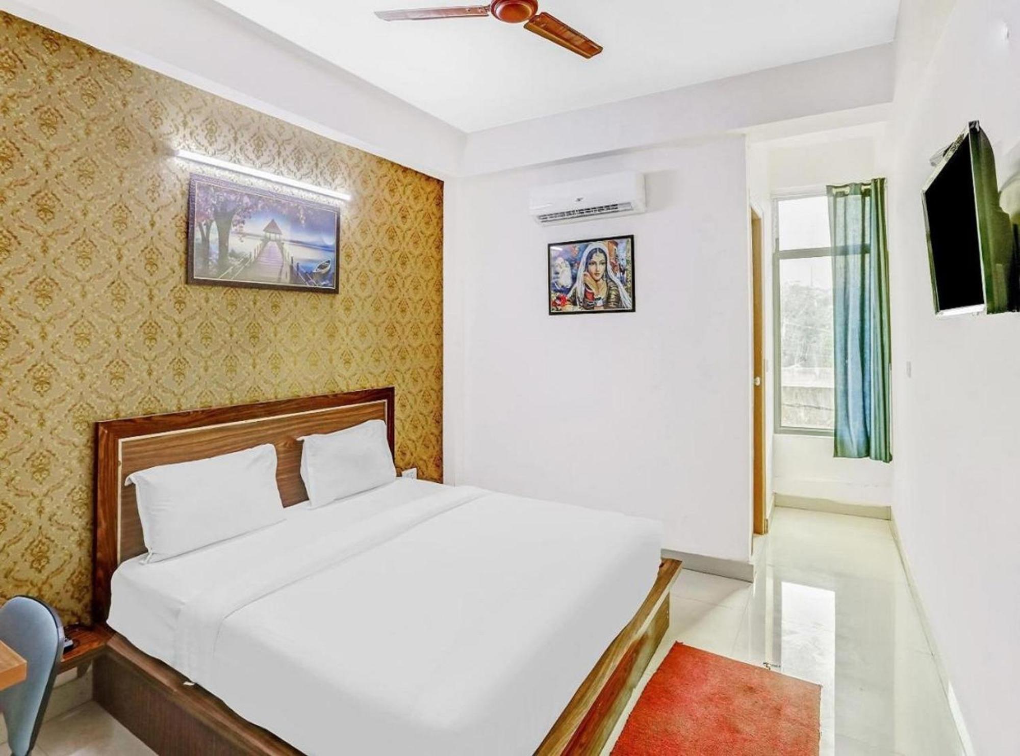 Hotel Noida Continental Εξωτερικό φωτογραφία