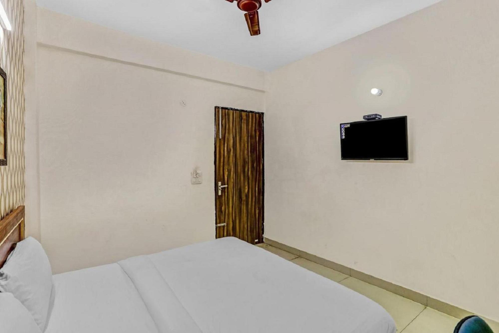 Hotel Noida Continental Εξωτερικό φωτογραφία