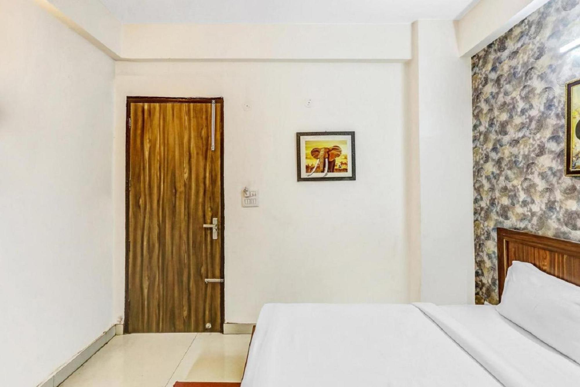 Hotel Noida Continental Εξωτερικό φωτογραφία
