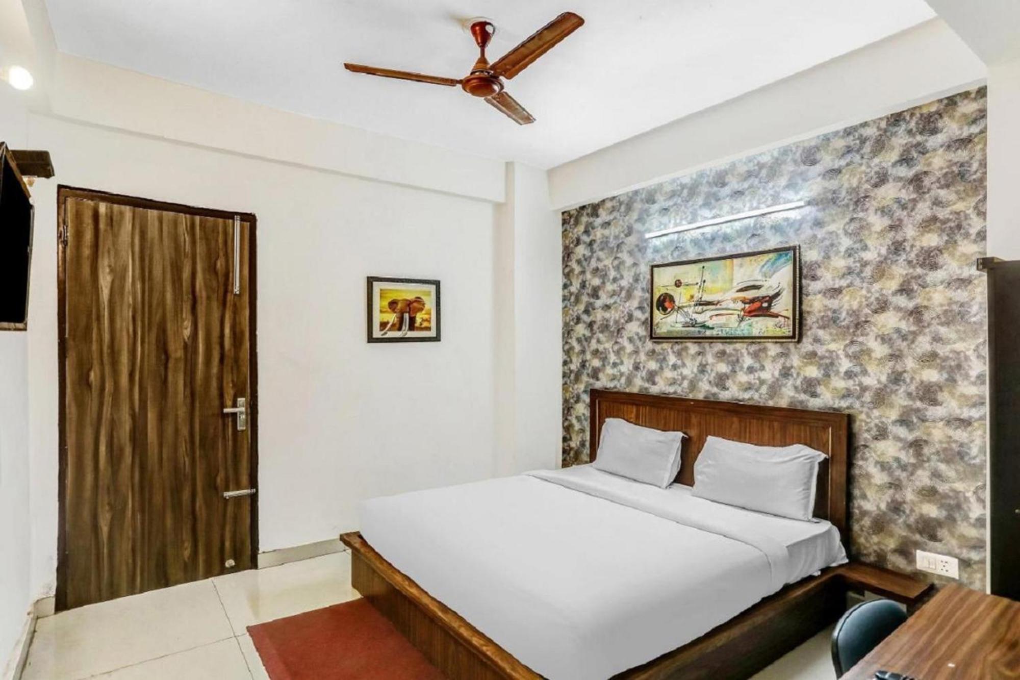 Hotel Noida Continental Εξωτερικό φωτογραφία